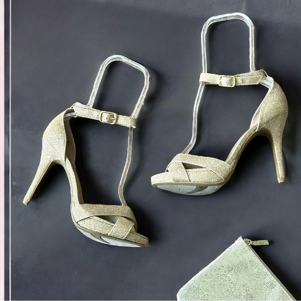 Fioni Gold sparkly High Heels with Buckle Size 6.5